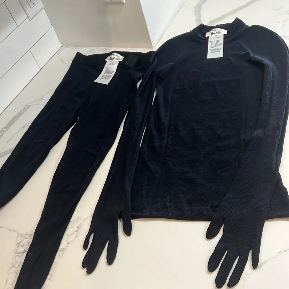 WOLFORD INTRICATE PATTERN WRAP KNIT TOP & LEGGINGS - Picture 4 of 8